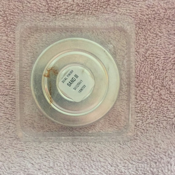 Dual Finish Powder - Picture 2 of 2